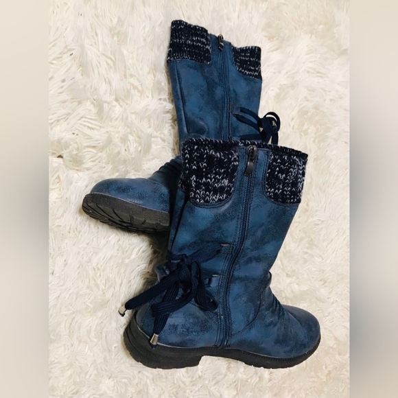 Boots - Picture 2 of 7